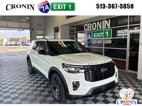 New 2026 Ford Explorer ST-Line w/ ST-Line Street Pack AWD/4WD image 1