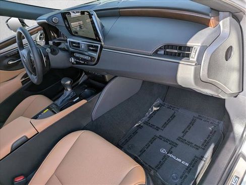Used 2025 Lexus ES 350 w/ Premium Package image 21