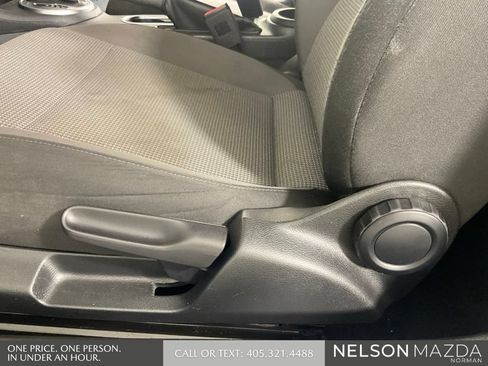 Used 2018 Volkswagen Beetle 2.0T S FWD image 20