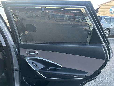 Used 2017 Hyundai Santa Fe FWD image 31