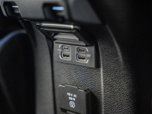 Used 2018 Jeep Wrangler Unlimited Sahara image 37