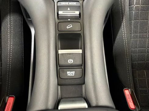 Used 2024 Honda HR-V LX image 40