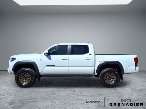 Used 2023 Toyota Tacoma 4x4 Double Cab w/ Trail Edition image 5