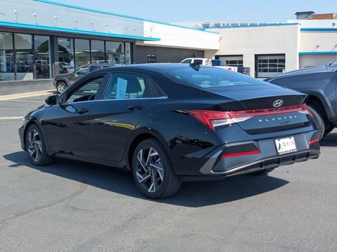 Used 2025 Hyundai Elantra SEL FWD image 7