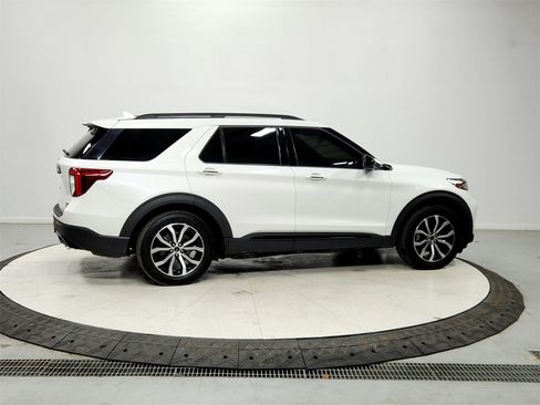 Used 2022 Ford Explorer ST image 8