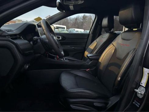 Used 2024 Jeep Compass Trailhawk AWD/4WD image 16