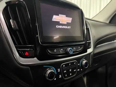 Used 2020 Chevrolet Traverse LT image 9
