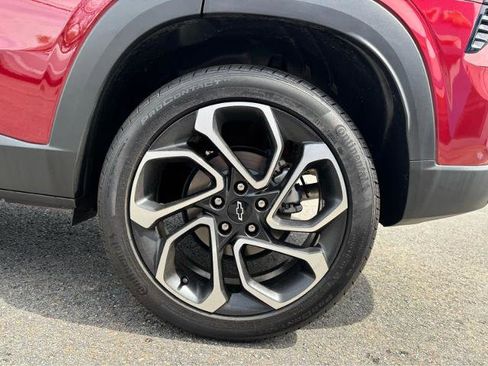 Used 2025 Chevrolet Trax RS w/ Driver Confidence Package FWD image 4