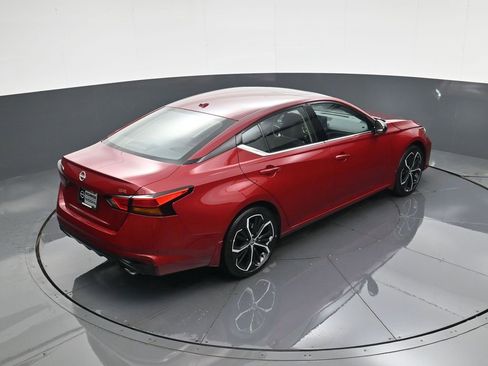 New 2025 Nissan Altima 2.5 SR w/ SR Premium Package image 31