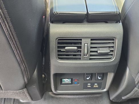 Used 2023 Nissan Rogue Platinum w/ Platinum Premium Package image 16