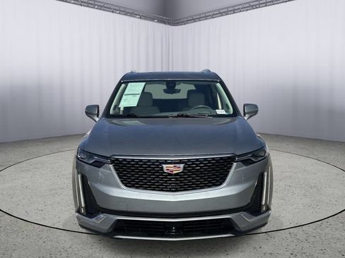 Used 2023 Cadillac XT6 Premium Luxury w/ Technology Package FWD image 4