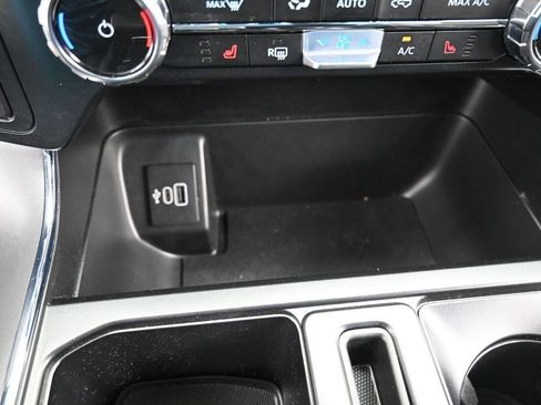 Used 2025 Ford F150 XLT w/ Equipment Group 302A MID AWD/4WD image 17