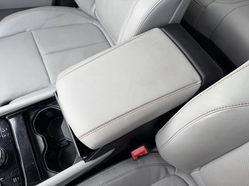 Used 2023 Jeep Grand Cherokee Overland w/ Adv Protech Group III image 26