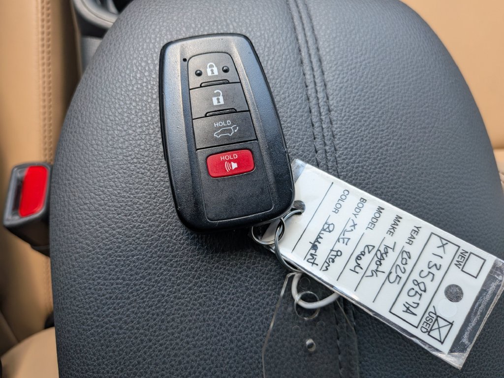 Used 2025 Toyota RAV4 XLE Premium AWD/4WD image 32