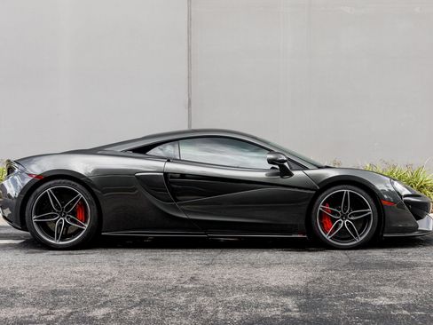 Used 2019 McLaren 570S Coupe RWD image 6