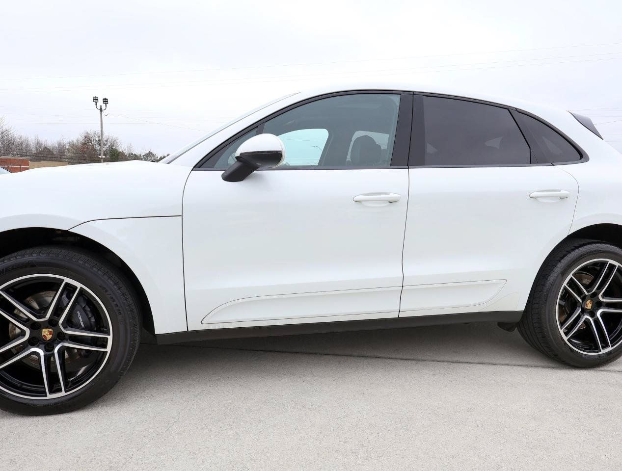 Used 2021 Porsche Macan AWD/4WD image 34