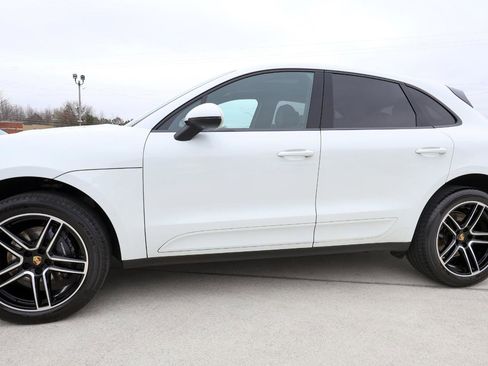 Used 2021 Porsche Macan image 34