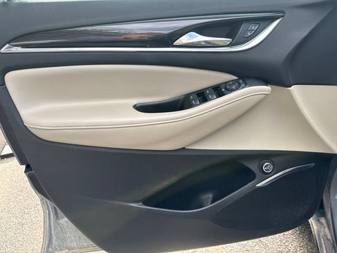 Used 2018 Buick Enclave Essence FWD image 20