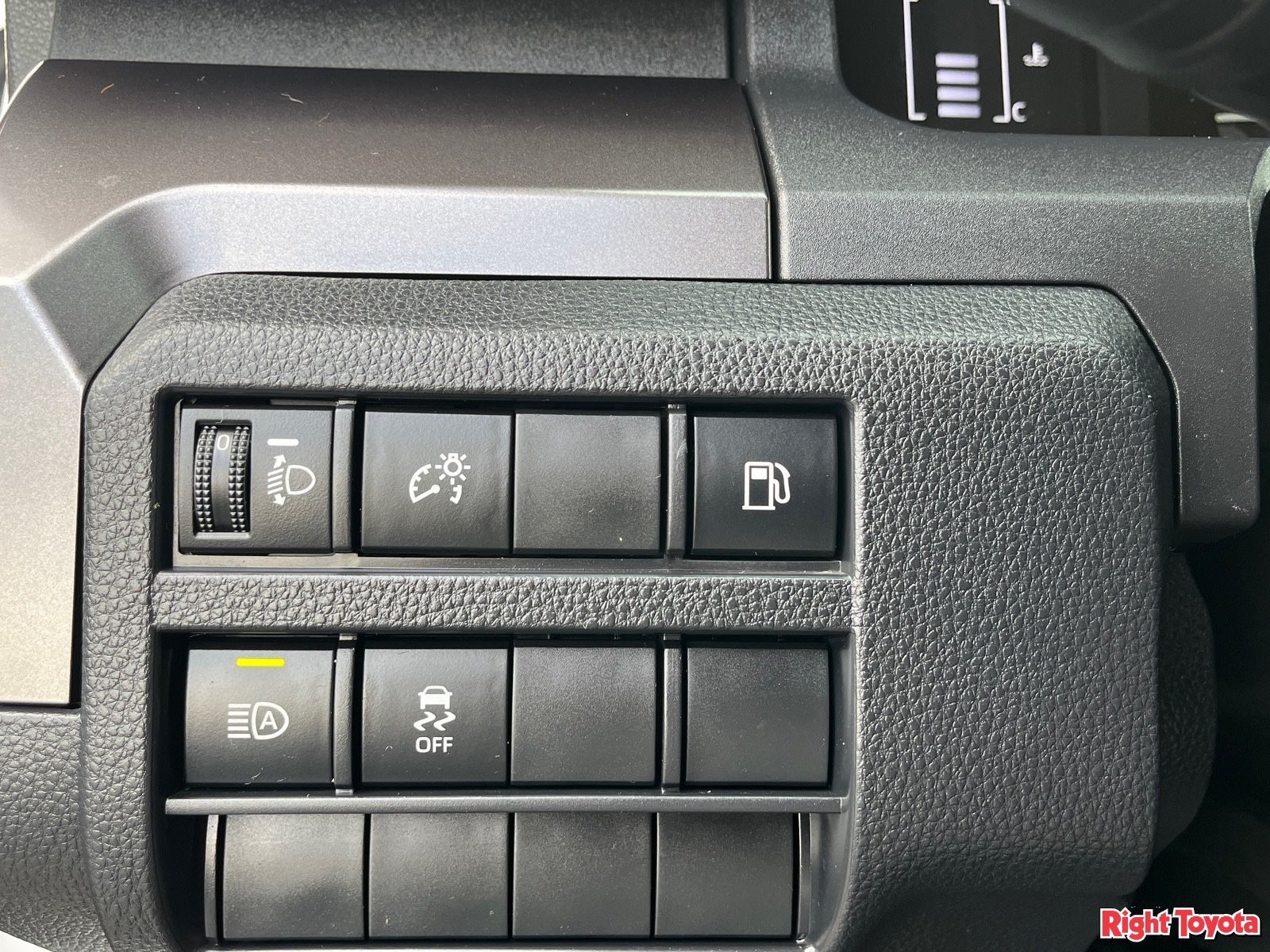 Certified 2025 Toyota 4Runner SR5 AWD/4WD image 33