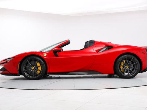 Certified 2025 Ferrari SF90 Spider AWD/4WD image 2