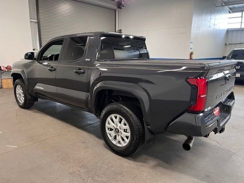 Used 2025 Toyota Tacoma SR5 image 5