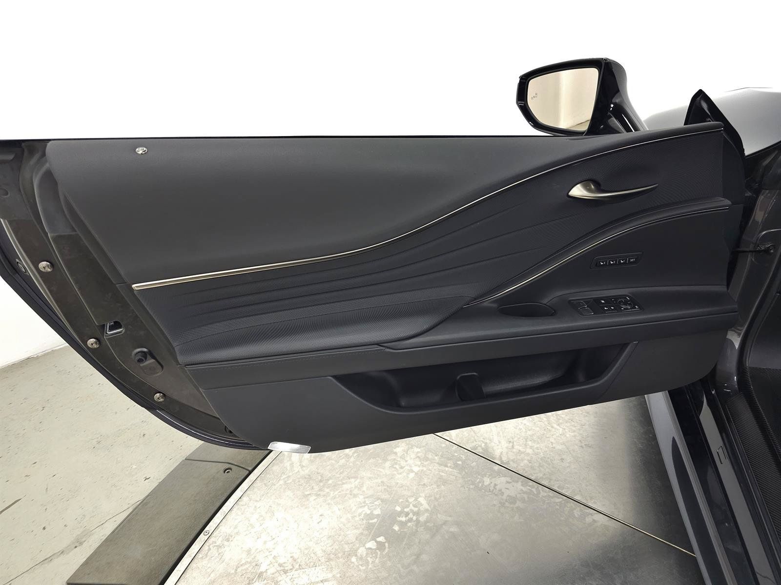 Certified 2023 Lexus LC 500 Convertible w/ Touring Package RWD image 16