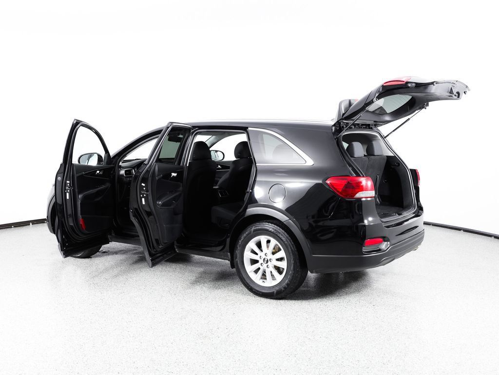 Used 2020 Kia Sorento LX AWD/4WD image 12