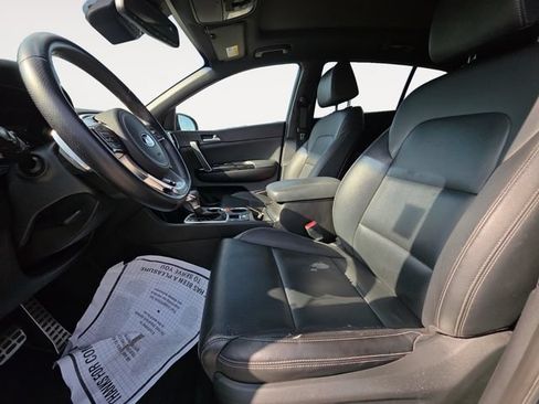 Used 2020 Kia Sportage S w/ S Premium Package FWD image 9