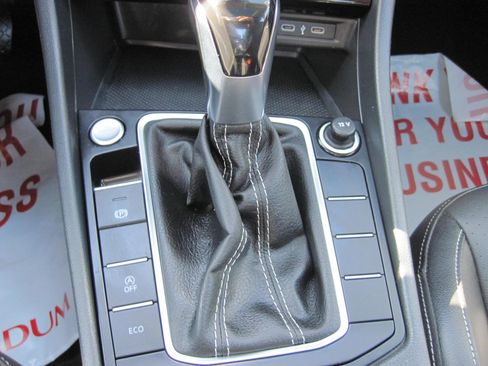 Used 2024 Volkswagen Jetta SE image 17