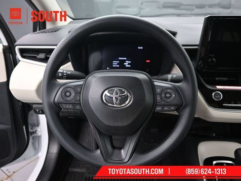 Used 2026 Toyota Corolla LE FWD image 21