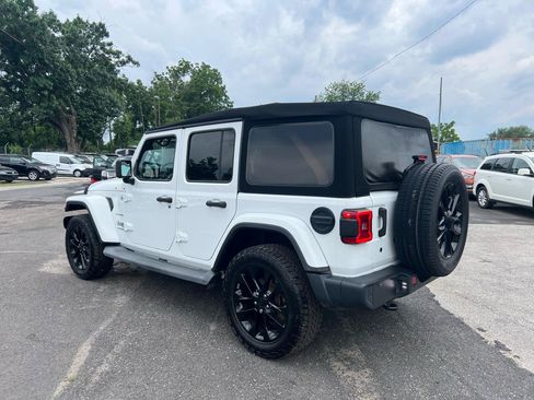 Used 2019 Jeep Wrangler Unlimited Sahara AWD/4WD image 8
