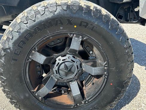 Used 2018 Ford F250 Platinum w/ Platinum Ultimate Package AWD/4WD image 19