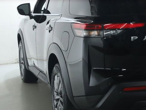 Certified 2025 Nissan Pathfinder SV FWD image 34
