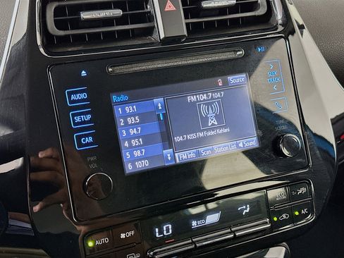 Used 2019 Toyota Prius XLE w/ Carpet Mat Package FWD image 21