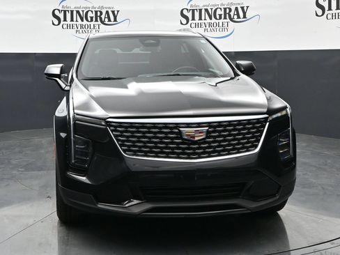 Used 2024 Cadillac XT4 Premium Luxury FWD image 2