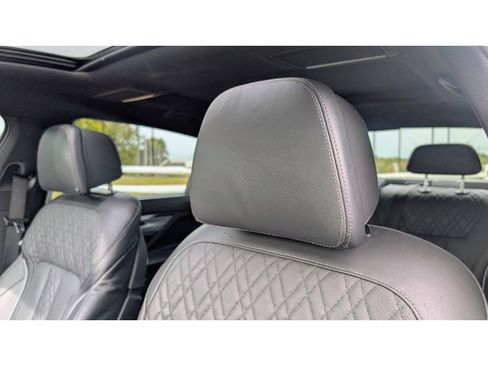 Used 2022 BMW 750i xDrive w/ Executive Package image 16