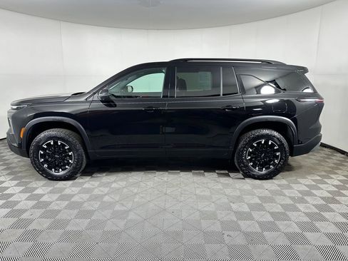 Used 2025 Chevrolet Traverse Z71 w/ Enhanced Driving Package AWD/4WD image 2