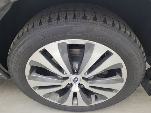 Used 2019 Subaru Ascent Premium image 31