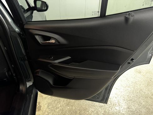 Used 2025 Chevrolet Trax LS image 54