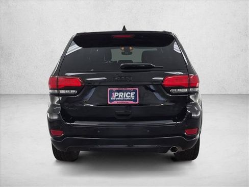 Used 2018 Jeep Grand Cherokee Altitude AWD/4WD image 7