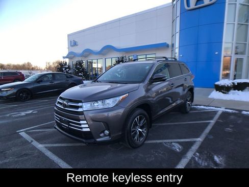 Used 2019 Toyota Highlander Plus image 3
