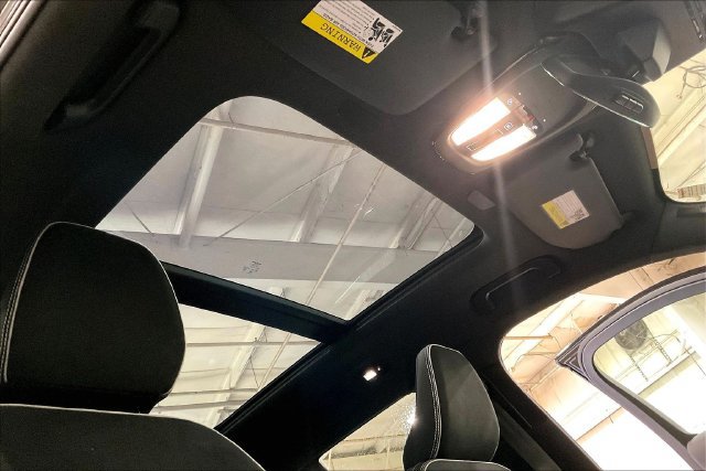 Certified 2023 Volvo XC40 B5 Plus w/ Climate Package AWD/4WD image 25