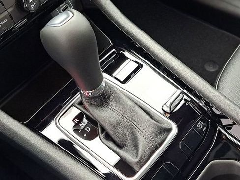 New 2026 Jeep Compass Limited image 15