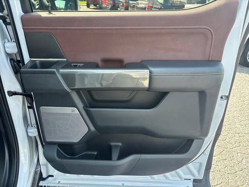 Used 2022 Ford F150 Lariat w/ Equipment Group 502A High AWD/4WD image 16