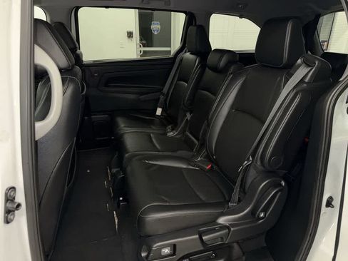Used 2023 Honda Odyssey Touring image 17