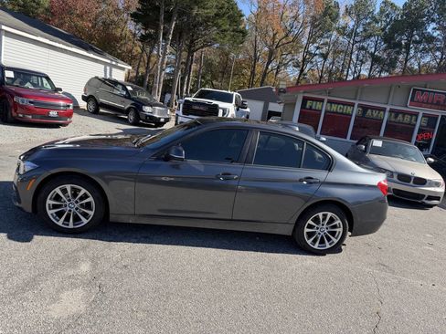 Used 2016 BMW 320i xDrive Sedan image 3