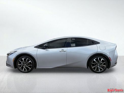 New 2026 Toyota Prius Plug-In Hybrid FWD image 3