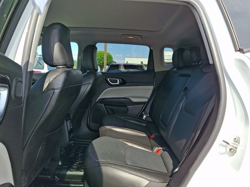 Certified 2022 Jeep Compass Limited w/ Elite Group AWD/4WD image 10