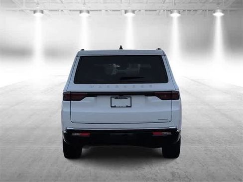 Used 2024 Jeep Wagoneer Series III image 7