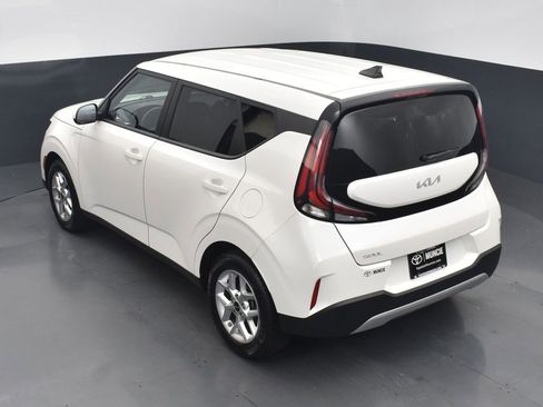 Used 2023 Kia Soul LX w/ LX Technology Package image 39